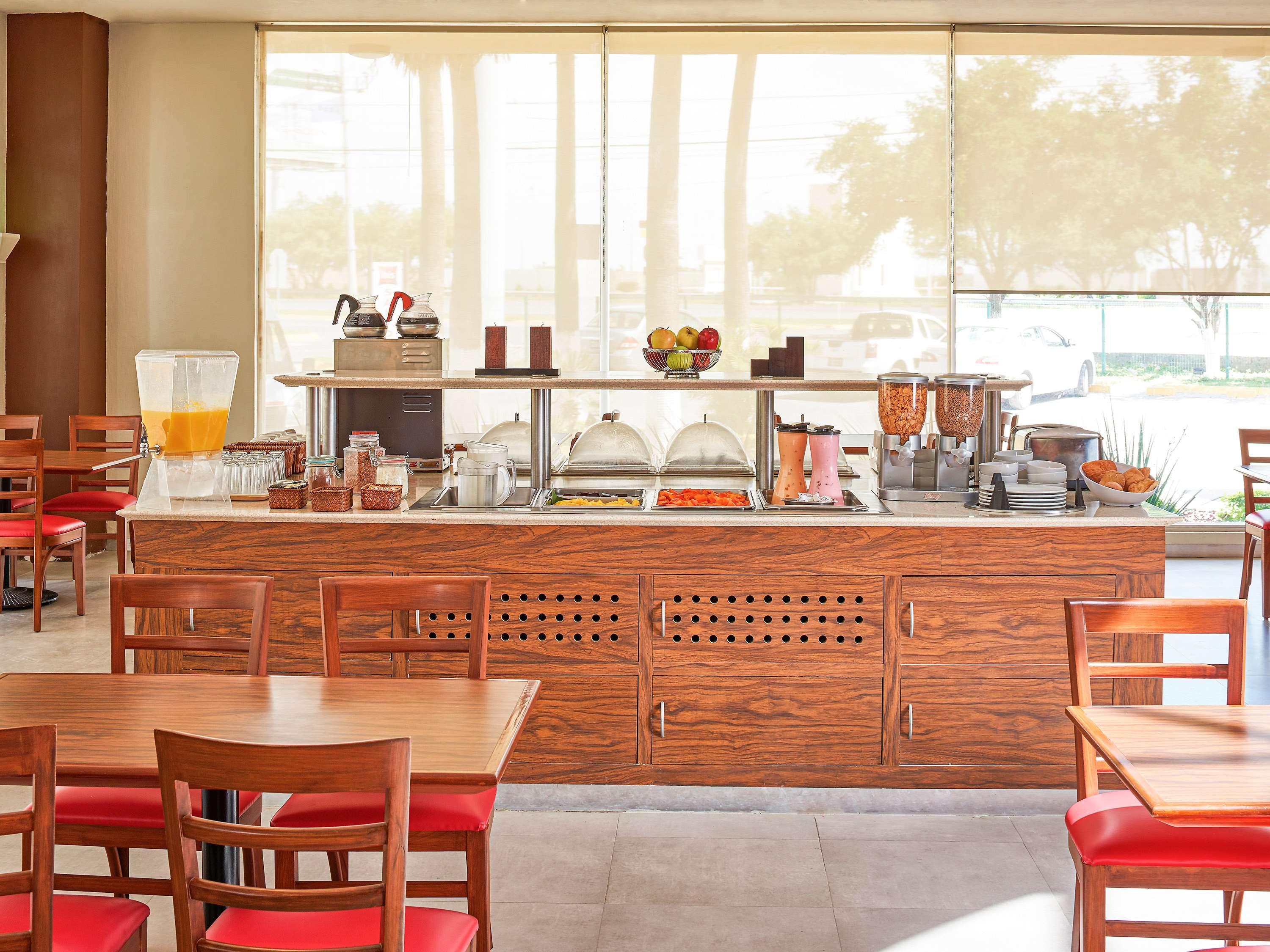 Ibis Monterrey Aeropuerto Hotel อโปดาคา ภายนอก รูปภาพ